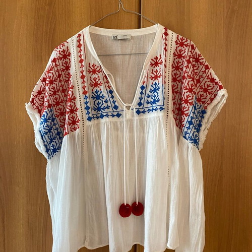 Zara loose blouse with embroidery, new, size XS