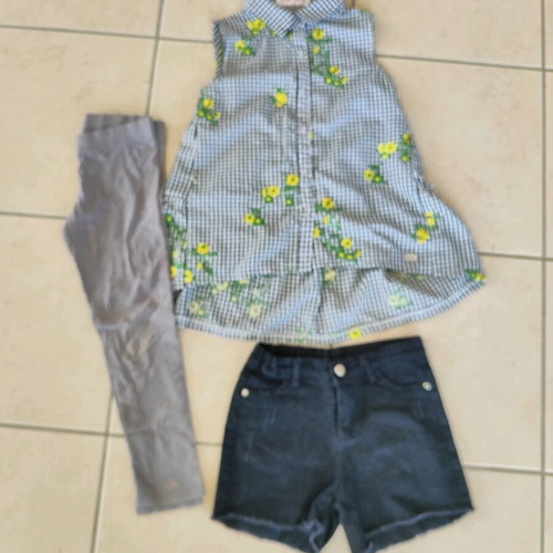 Girls' clothing set size 8 like new, sleeveless shirt, shorts, leggings