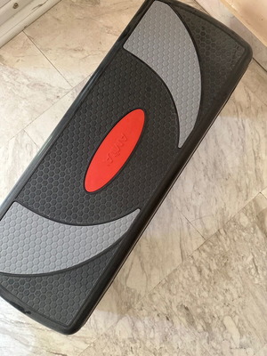 Step aerobic exercise platform