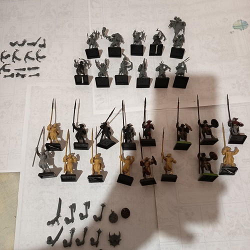 Warhammer Chaos Beastmen Ungors & Raiders 27 plastic figures like new with extra bitz