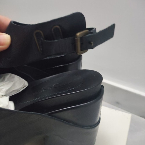 Luca Valentini black leather platform sandals size 38