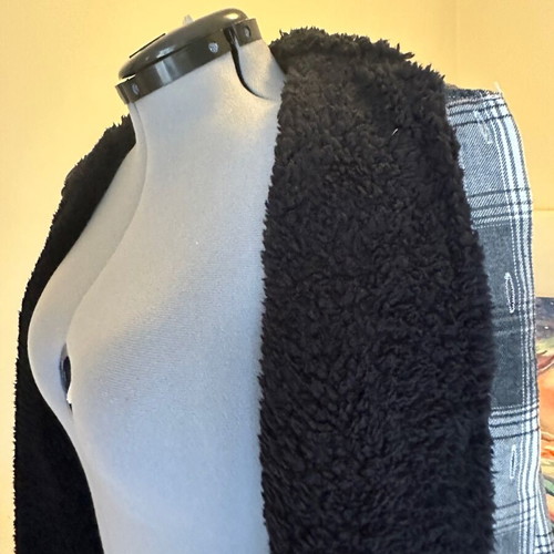 Distortion unisex flannel shirt gray-black with fleece lining like new