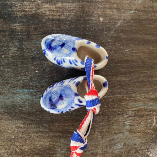 Vintage decorative shoe and miniature porcelain Delft new