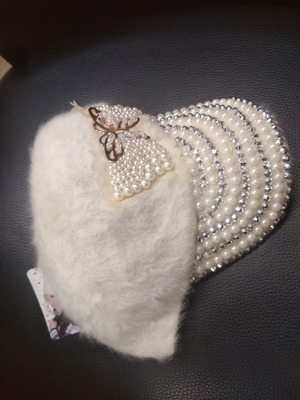 Women's winter fur hat new, white