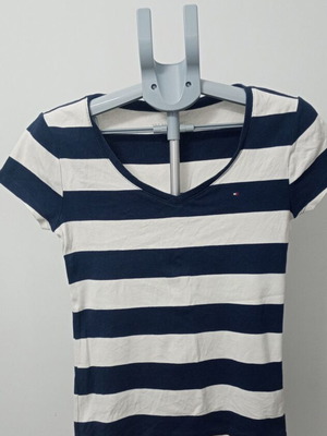 T-shirt woman Tommy Hilfiger size M like new, white and blue