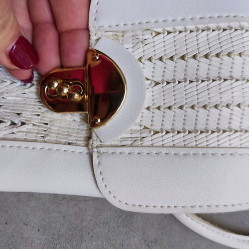 Bag to Bag white leather wristlet wallet used