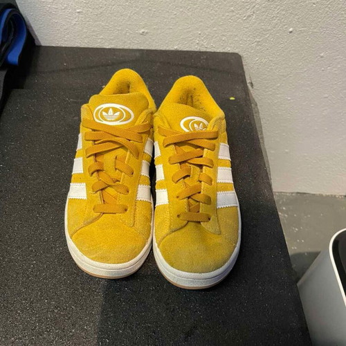 Adidas Originals Campus sneakers size 33 used, yellow