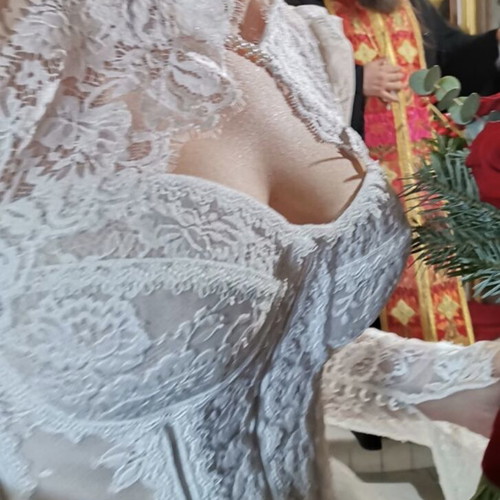 Romantic wedding dress new, lace and tulle, size 44 adaptable