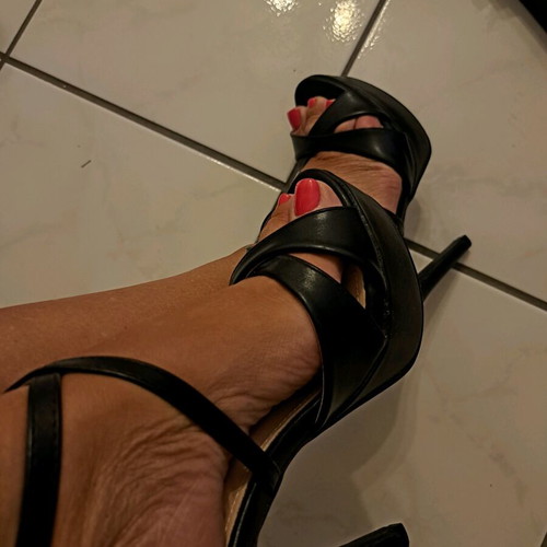 Black high-heeled sandals like new, size 36