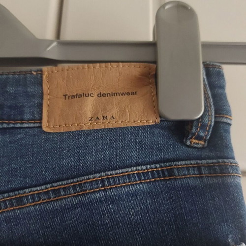 Zara TRF elastic jeans size 32 like new, blue