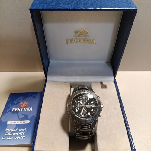 Festina titanium watch like new, black
