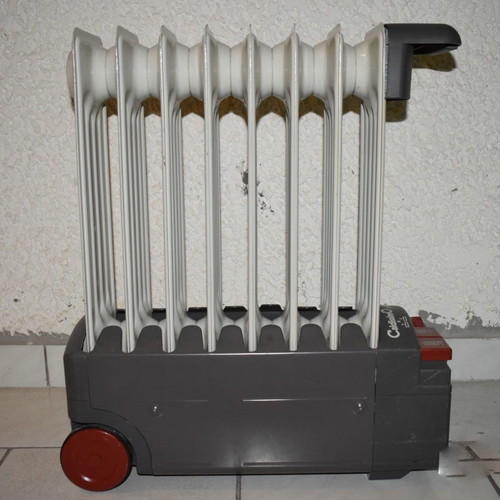 Καλοριφέρ λαδιού Delonghi Caldissimo Formula One 1600W σαν καινούργιο
