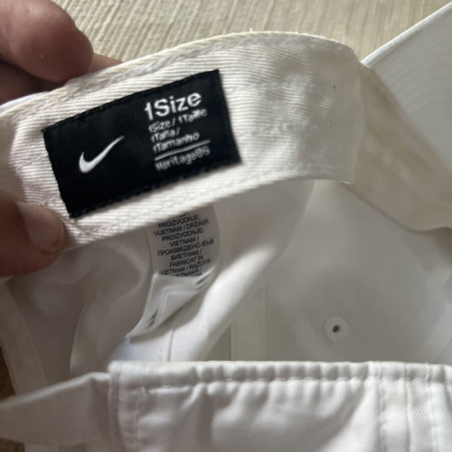 Nike hat white, like new, one size