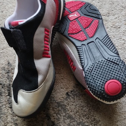 Puma Ouninpohja Athletic Shoes Size 38 Like New, Black and Red
