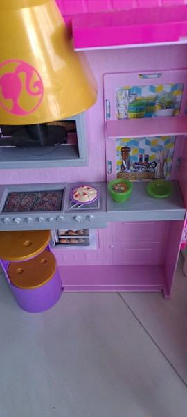 βαλιτσακι εστιατοριο της barbie