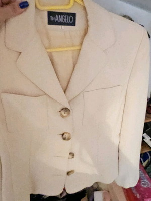 Per Angelo crepe jacket like new, beige with horn buttons