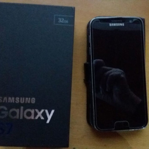 Samsung S7 μαύρο μεταχειρισμένο με φορτιστή και θήκες