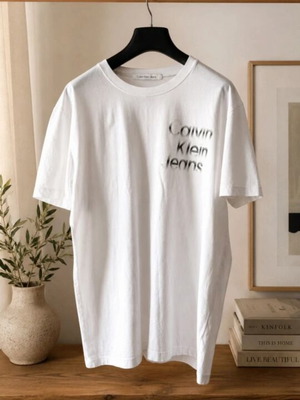 Calvin Klein Jeans white T-shirt L, oversized fit
