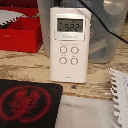 Stereo pocket radio like new in excellent condition