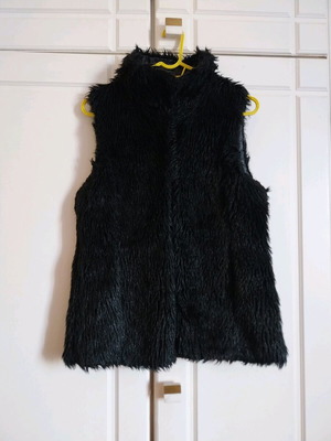 Bershka fur vest like new, black, size L