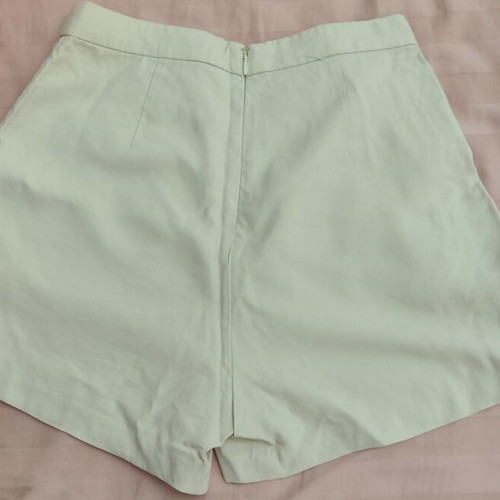 H&M Beige Shorts like new, size 38 recommended for 36