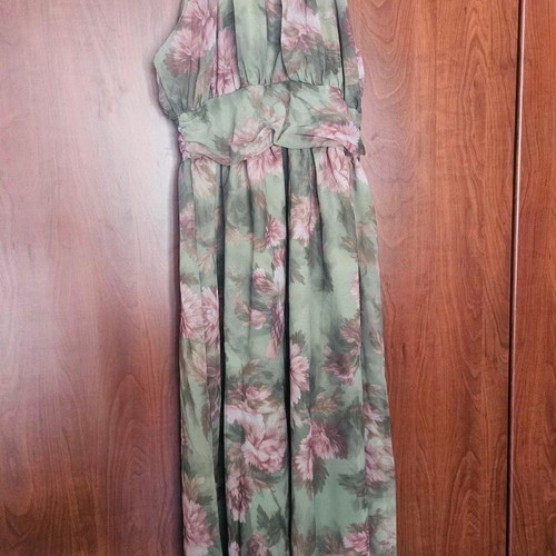 Maxi floral dress new, halter design, size M, multicolor green
