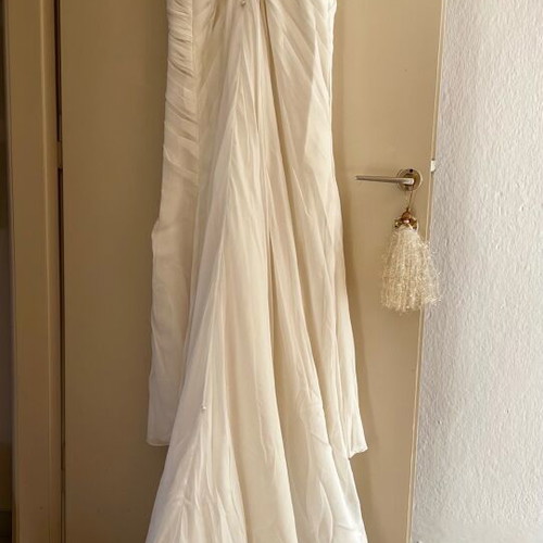 Pronovias wedding dress like new, off-white, size M
