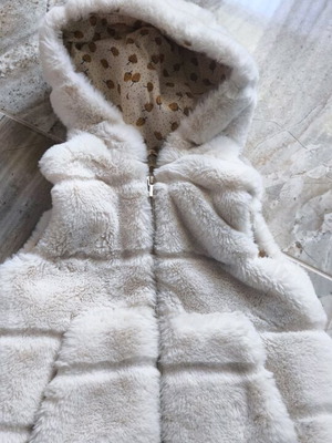 Zara sleeveless fur vest No4 like new