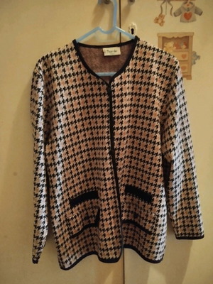 Women's cardigan like new, size L, black and pink