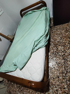 Wooden single bed 2x1 with headboard