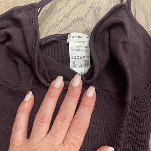 Intimissimi tops black and burgundy, size M