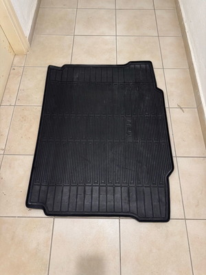 Rubber trunk mat Skoda Yeti like new, original accessory