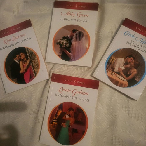 Book Chrysa Arlekin like new with gift