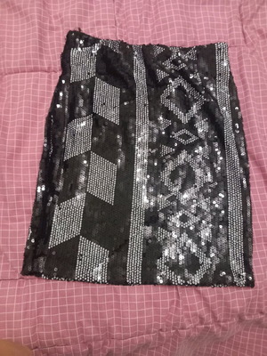 Mini tight skirt with sequins like new, size M, black and white