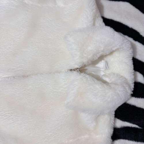 White women's fur coat like new, size 38-40