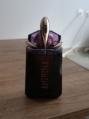 Alien Eau de Parfum 60ml επαναγεμιζόμενο σαν καινούργιο