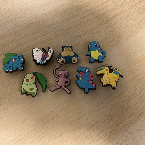 Pokemon Pin Croc Set like new