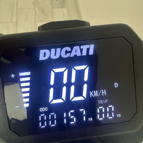 Ducati Pro II Plus scooter like new
