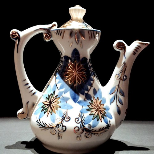 Phoenix Kislovodsk porcelain teapot like new, vintage Russian decoration