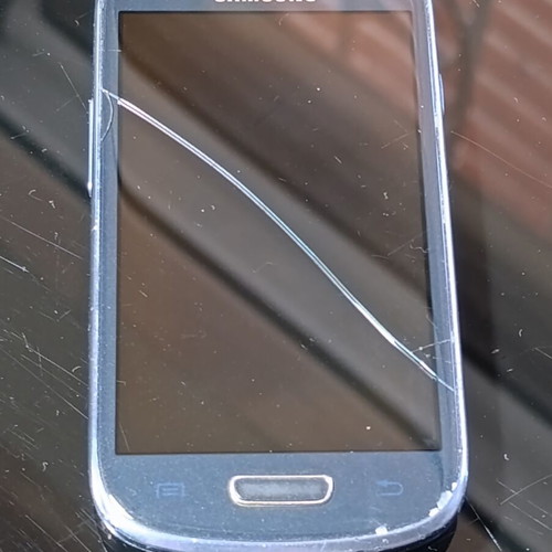Samsung I8190 Galaxy S III mini used for parts, cracked screen, no battery