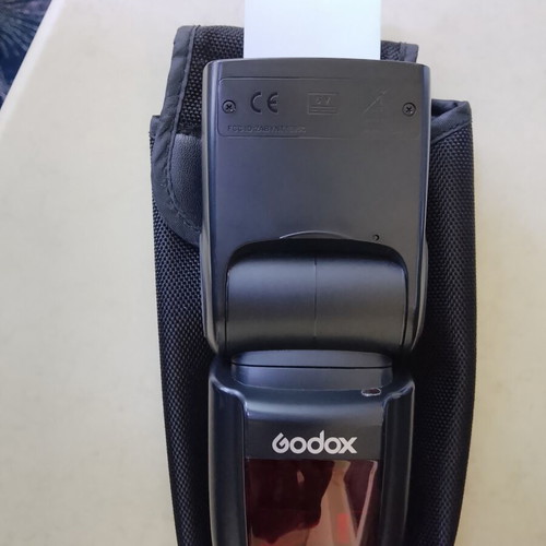 Godox TT685-C Flash for Canon used with rechargeable batteries