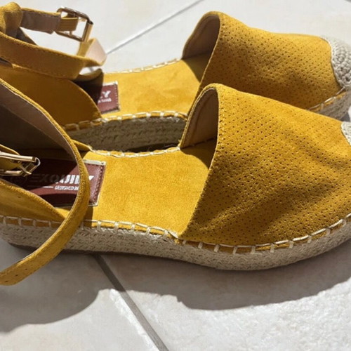 Espadrille platforms yellow like new, summer sandals