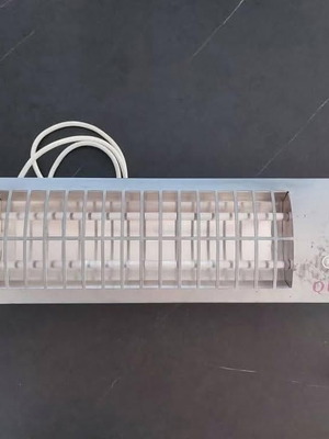 Delonghi wall heater like new, 1200w, 2 settings