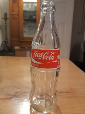 1 συλλεκτικό μπουκάλι Coca-Cola 250 ml