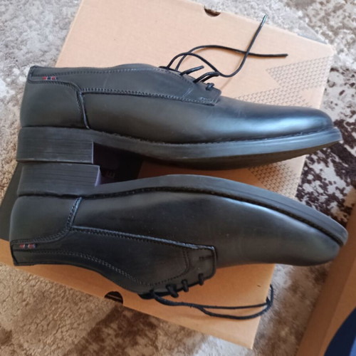 Leather men's scarponi size 42 like new, black