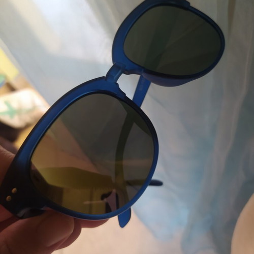 Sunglasses with mirror lenses and blue plastic frame like new