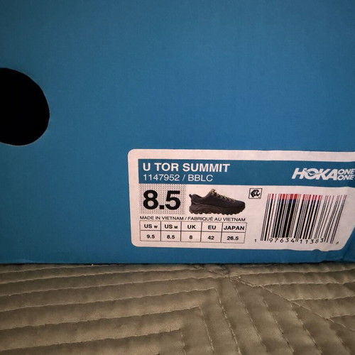 Hoka U Tor Summit sneakers size 42 like new, black with Vibram sole