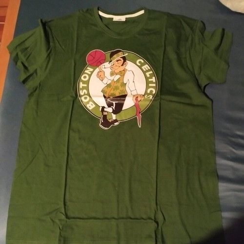 Boston Celtics T-shirt new, authentic