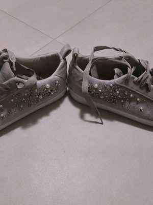 Sneakers Zara βελούδινα σαν καινούργια, γκρι, νούμερο 40