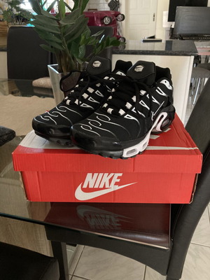 Nike Airmax Plus TN sneakers new, size 40, black and white